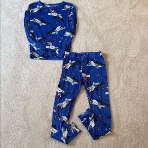 Cat & Jack Blue Holiday Shark Pajama Set